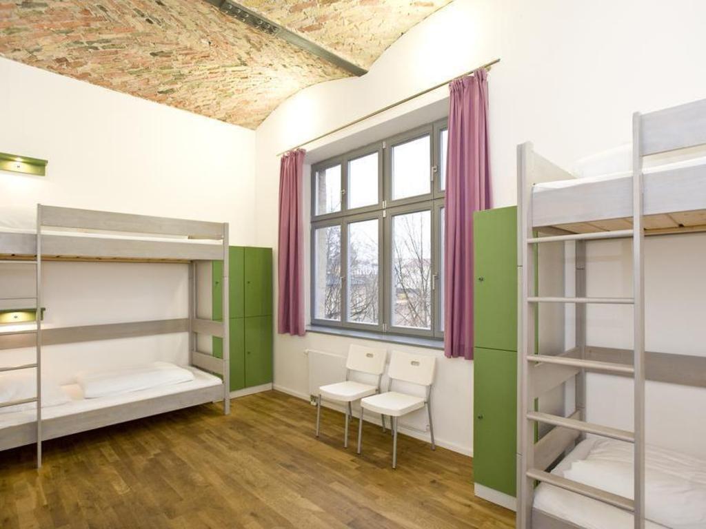 Room, Single