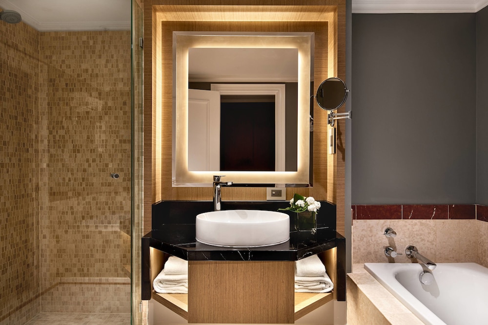 BRISBANE MARRIOTT HOTEL 14/57