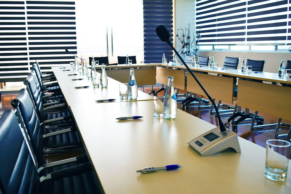 Lyz Business Hotel 41/44