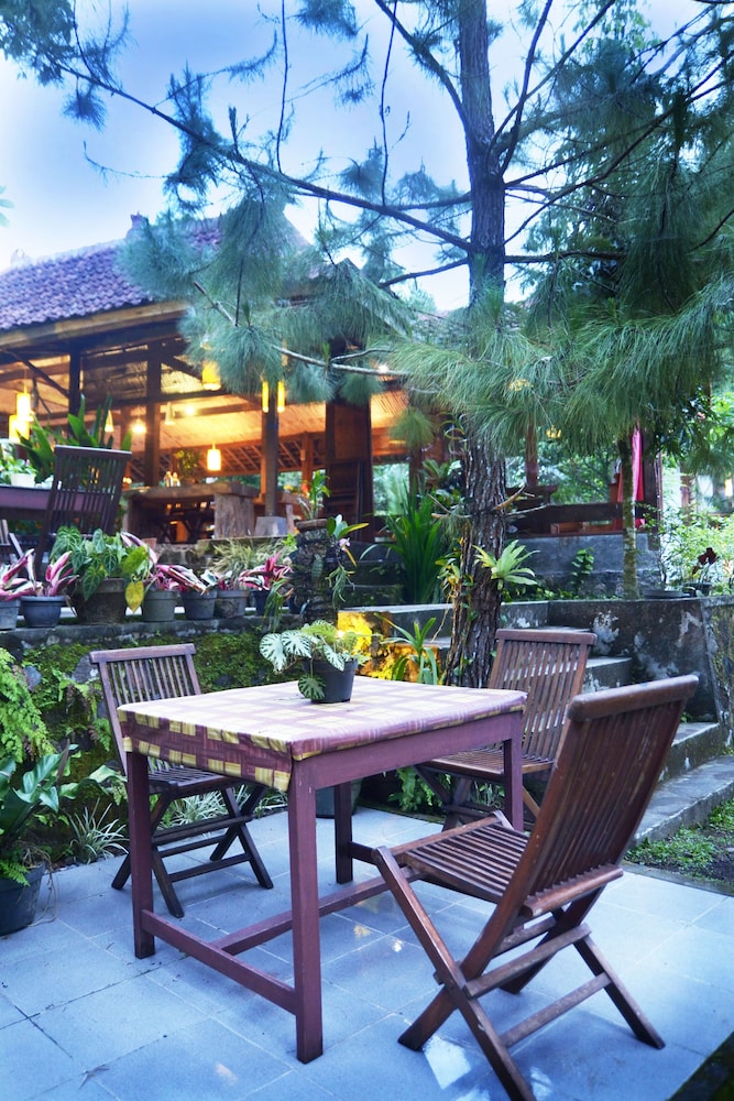 The Riverside Javanese Cottages 8/45