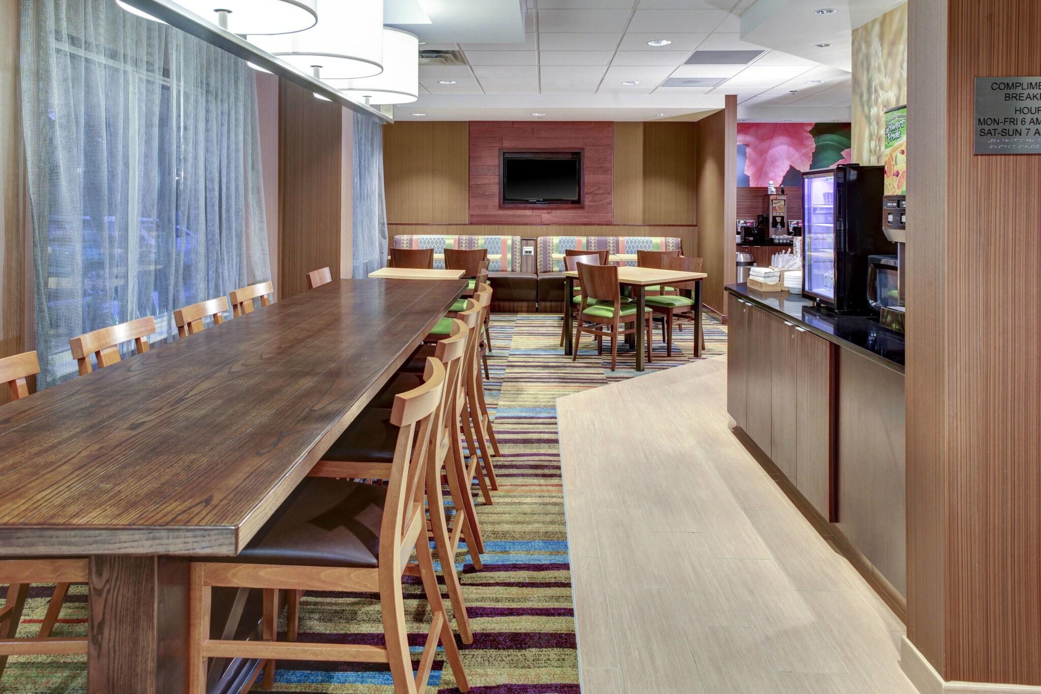 Fairfield Inn Suites Atlanta Alpharetta 25/27