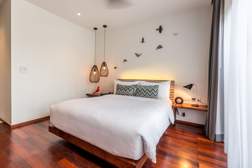 The Aviary Hotel 13/50