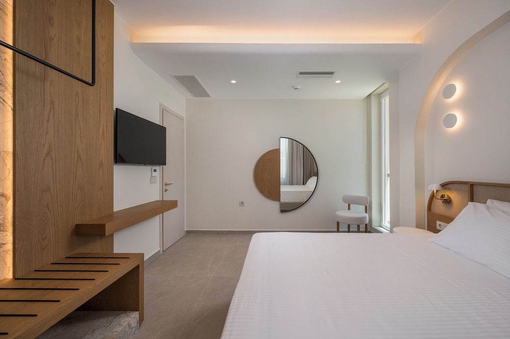 1 BEDROOM, SUNSET, SUITE, PRIVATE POOL
