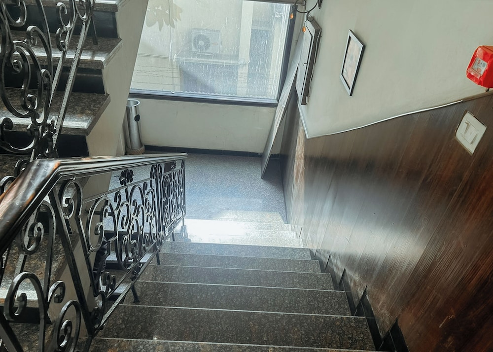 Metropolis Guest House 32/50