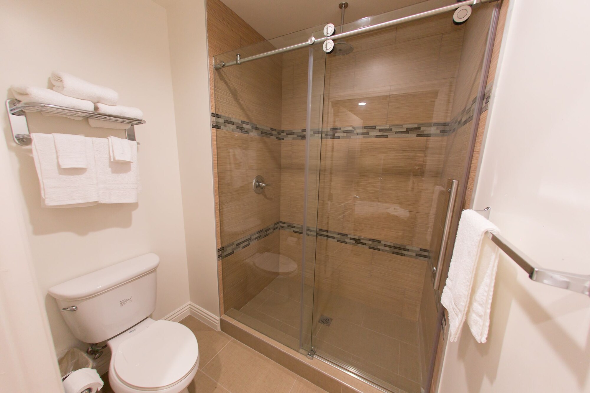 غرفة قياسية بسريرين كوين، Diamond Bell Inn And Suites 5/6
