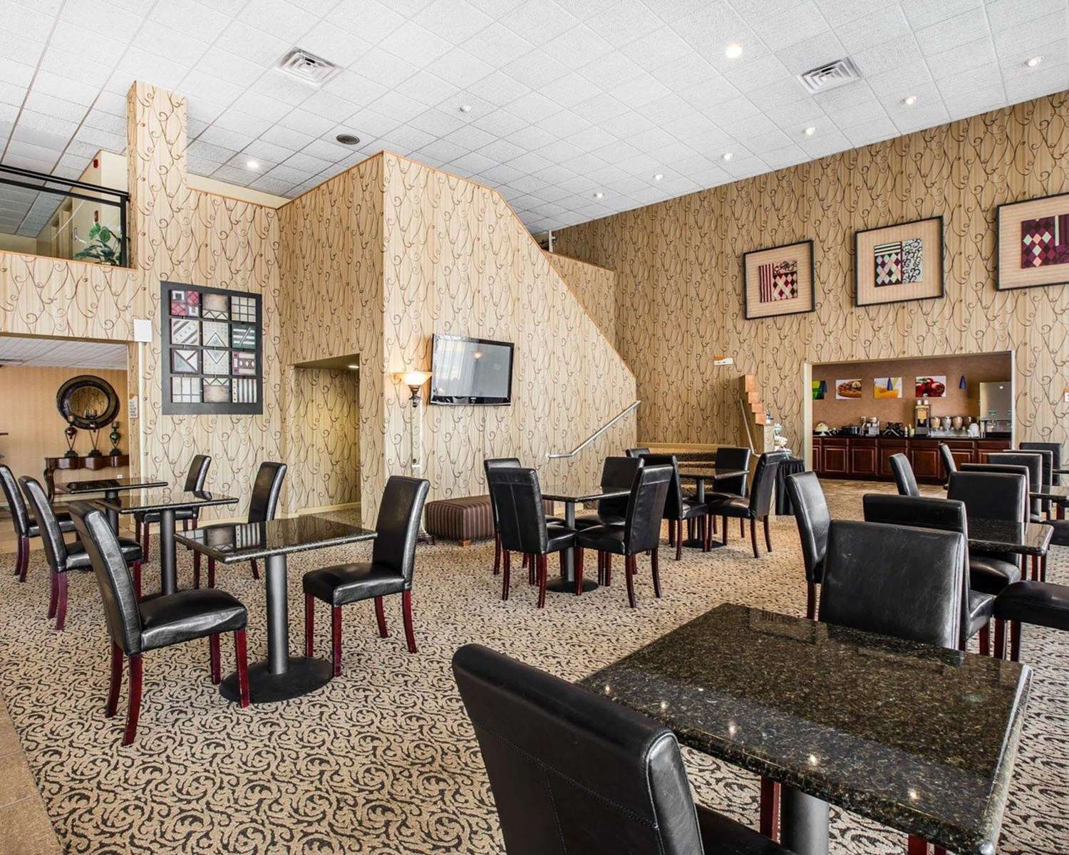 Quality Inn and Suites Greensboro High Point 33/44
