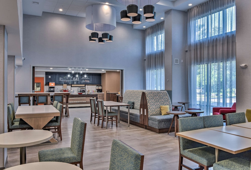 Hampton Inn and Suites Keene 34/47