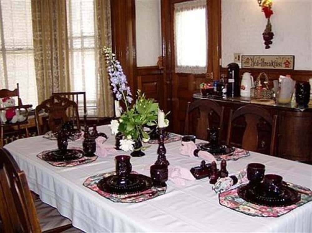 Olde Judge Mansion 27/31