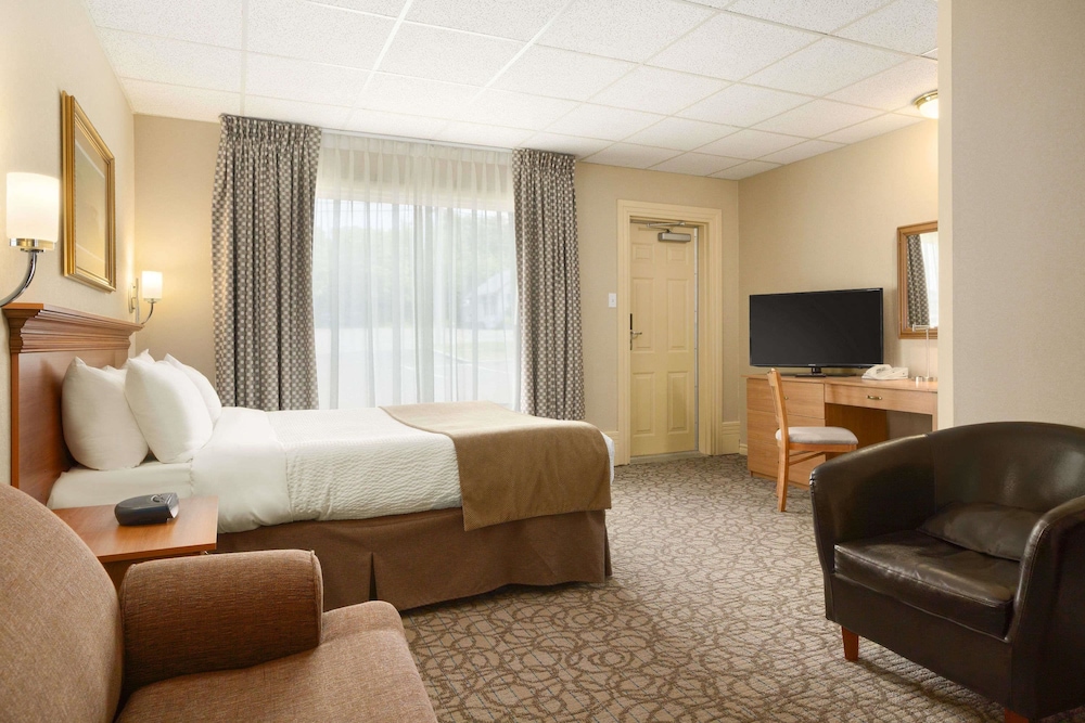 Days Inn by Wyndham Riviere-Du-Loup 12/35