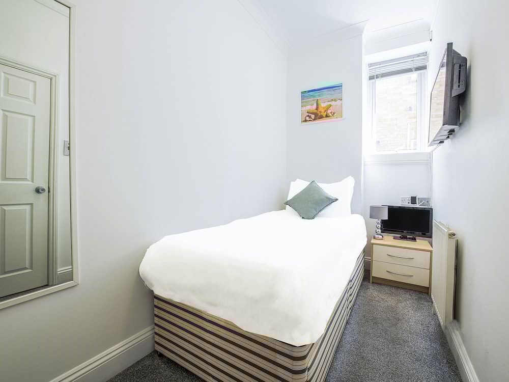 The Pier Hotel 34/80