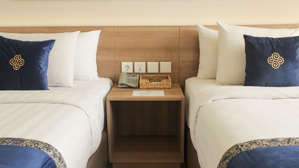 Sunday Hotel Antero Jababek 14/70