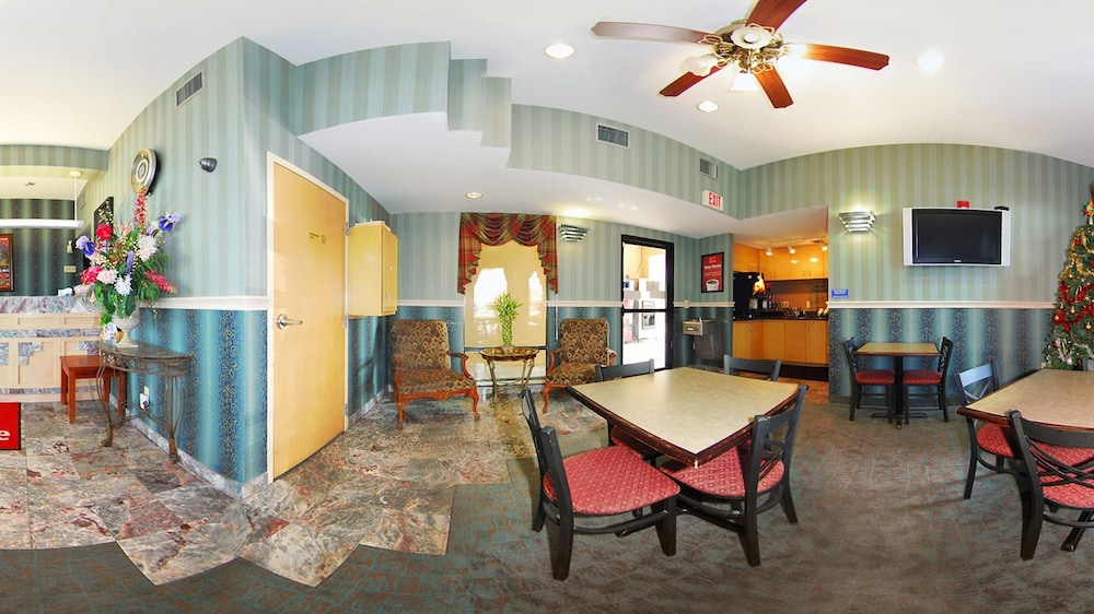 Rodeway Inn and Suites New Orleans, LA 26/33
