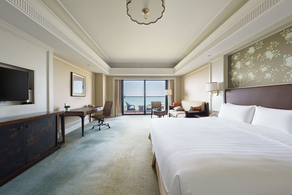 Deluxe, King Bed, Ocean Front