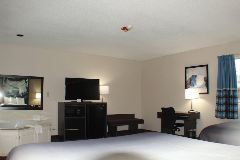 Super 8 by Wyndham Gardner 29/47