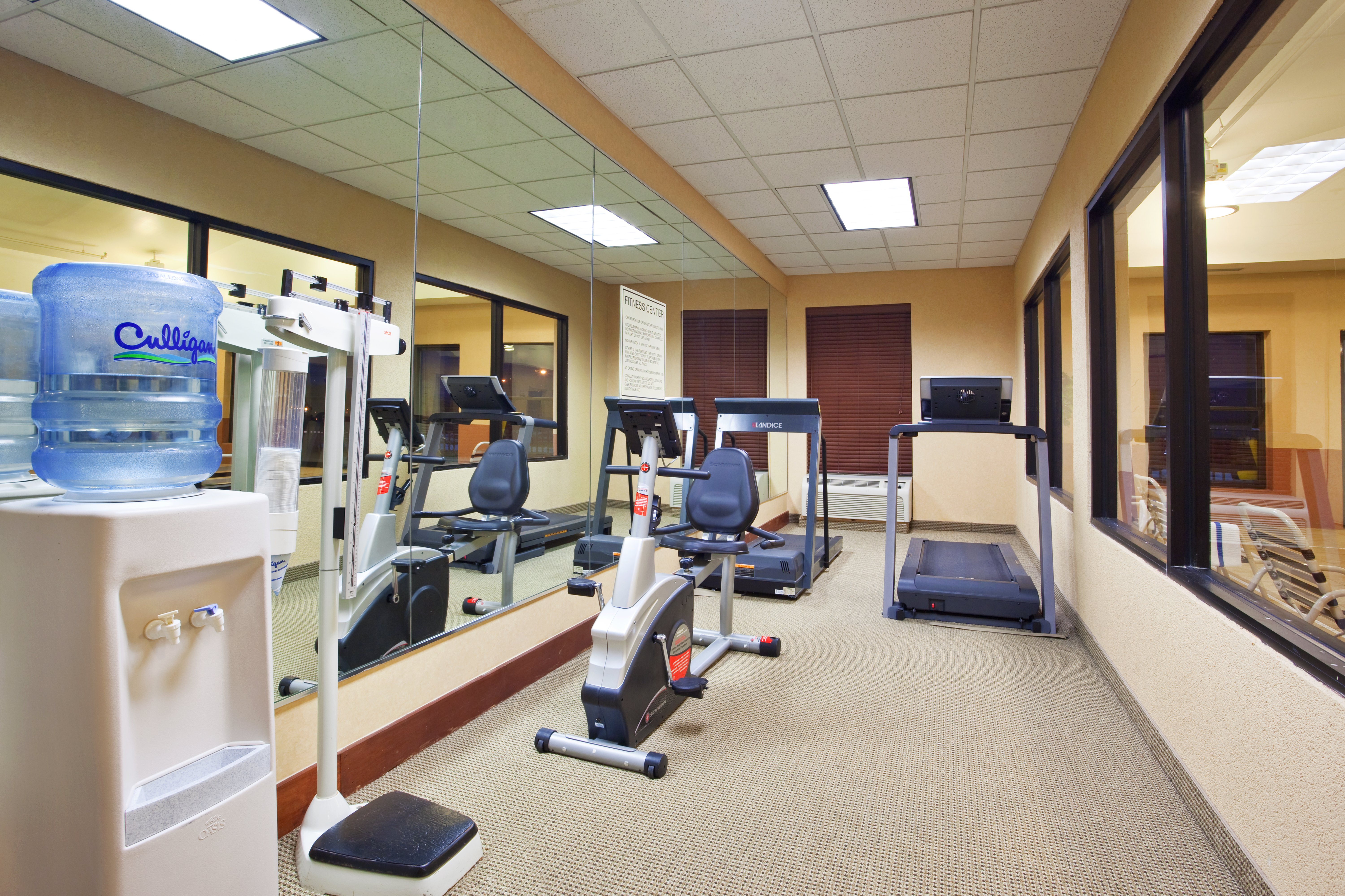 Holiday Inn Express Hotel Suites Cleveland Streetsboro 20/38