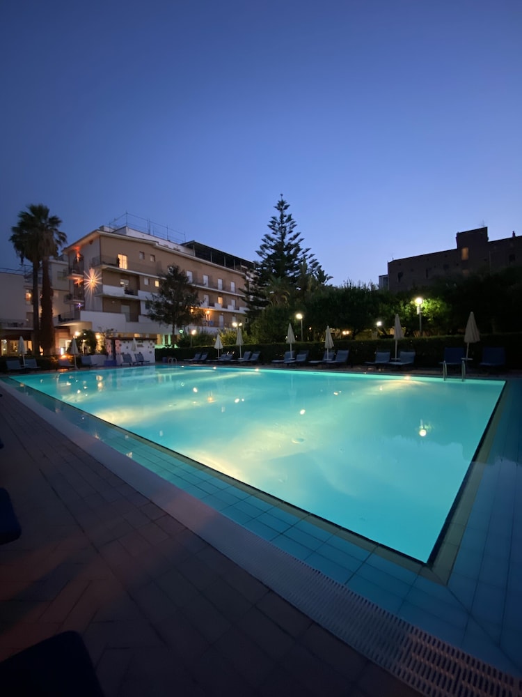 Hotel Aequa 20/41
