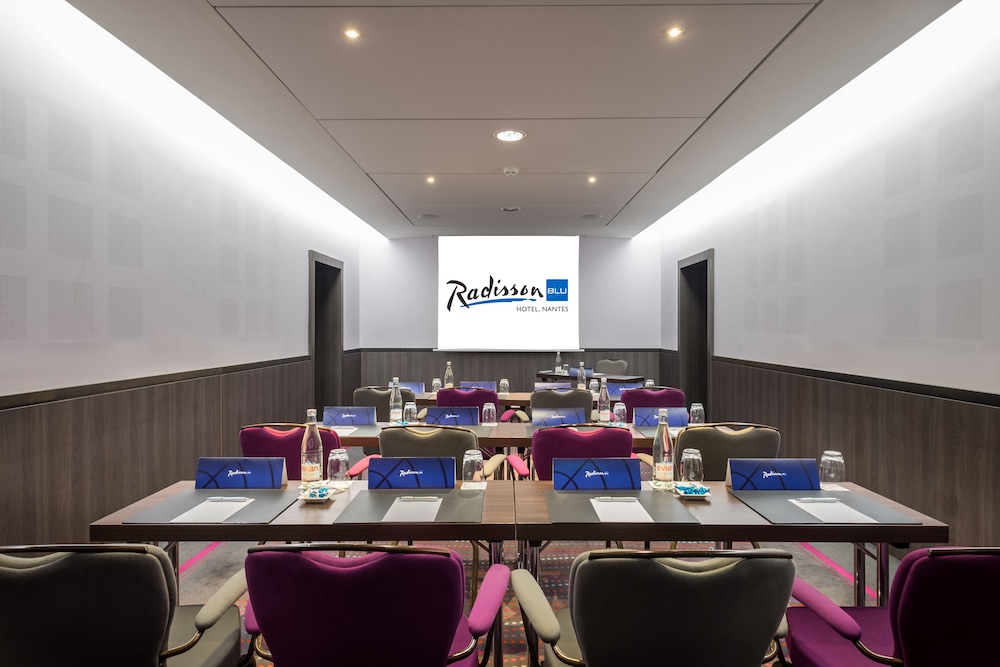 RADISSON BLU HOTEL NANTES 56/68