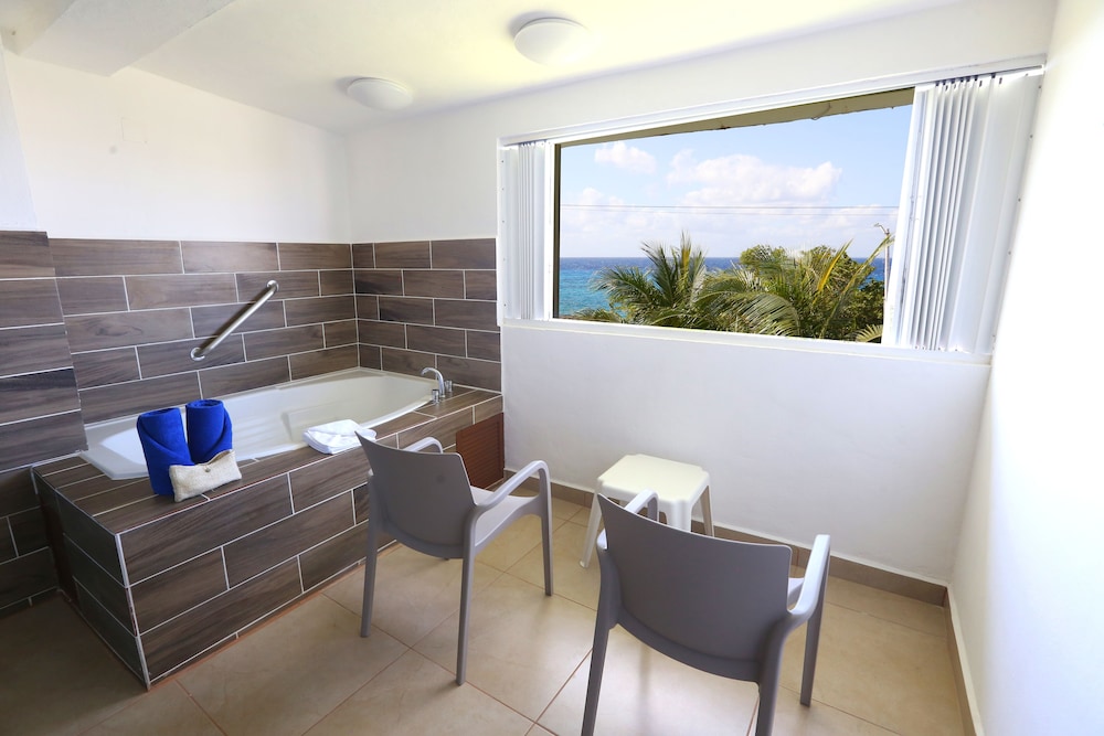 Cozumel Hotel & Resort 34/50