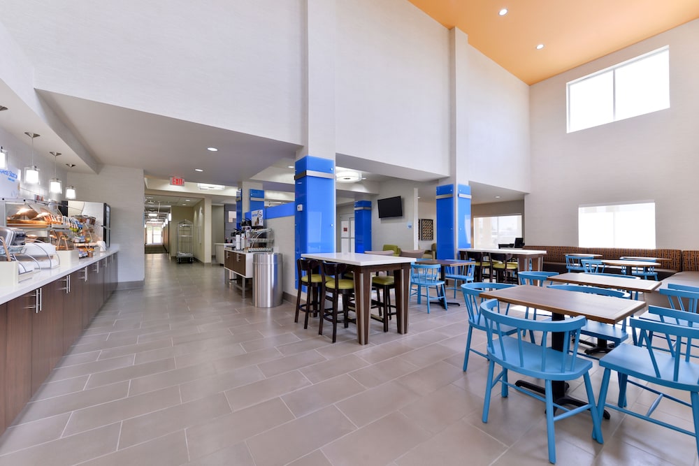 Holiday Inn Express & Suites Houston Nw - Tomball Area 49/70