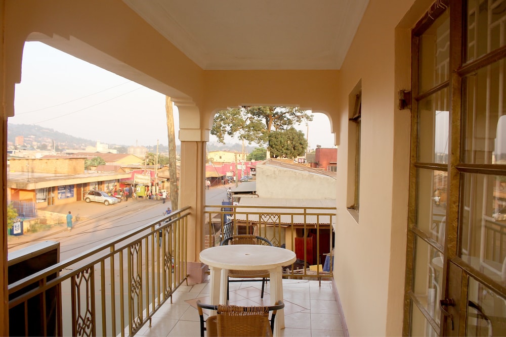 New Scroll Inn Hotel 39/50