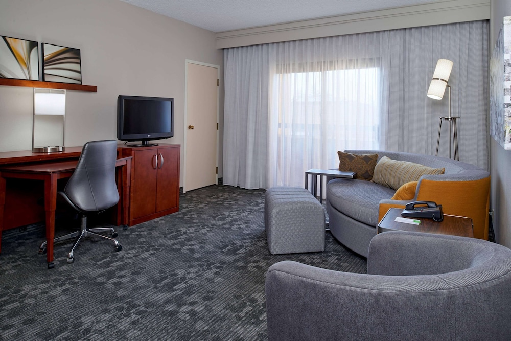 Sonesta Select Indianapolis Carmel 27/40