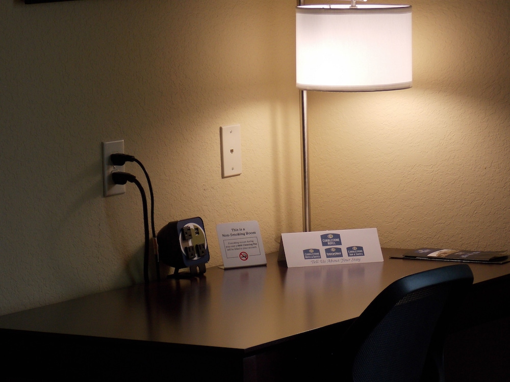 Cobblestone Hotel Amp Suites Crookston 35/39