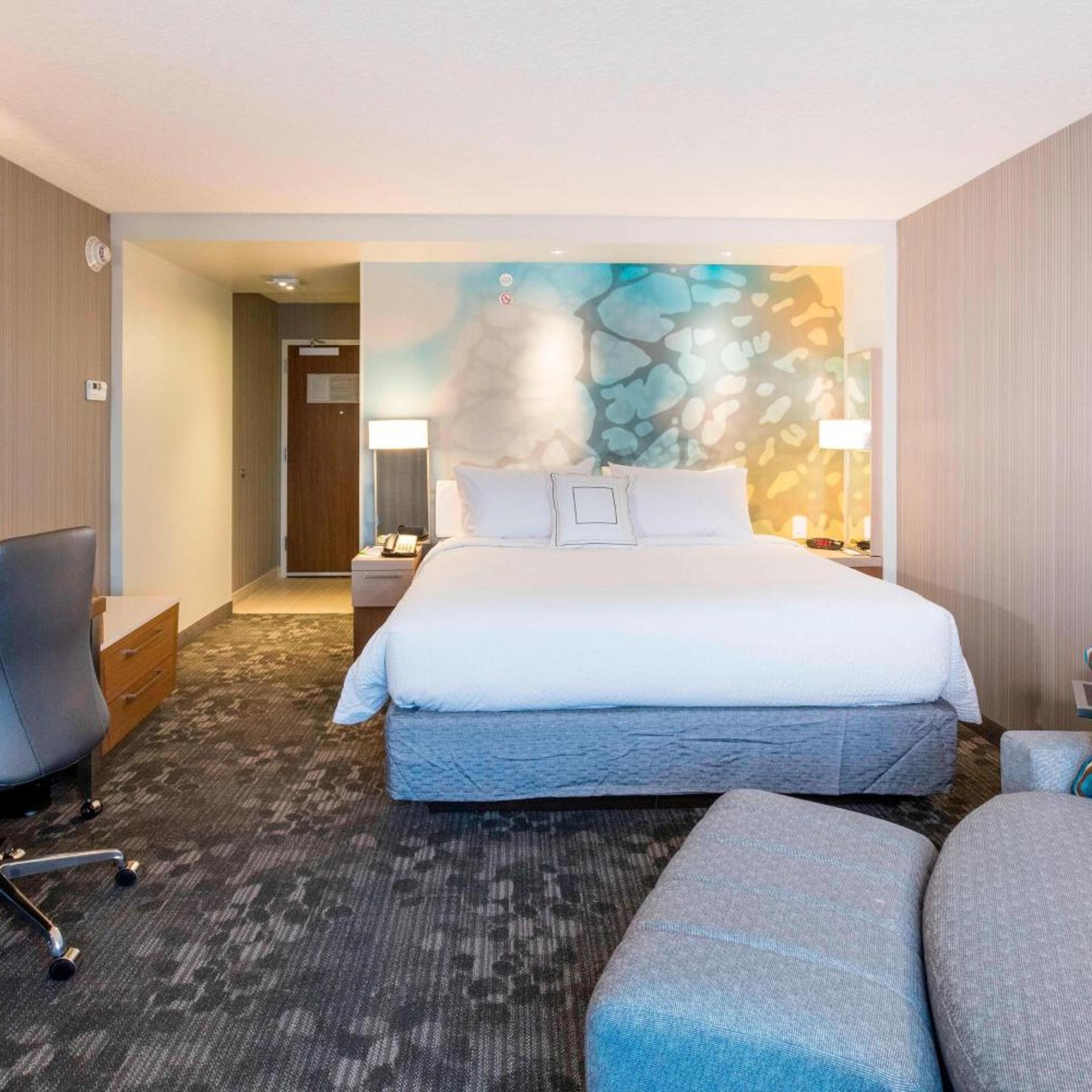 Room, King Bed, Street View, Accessible