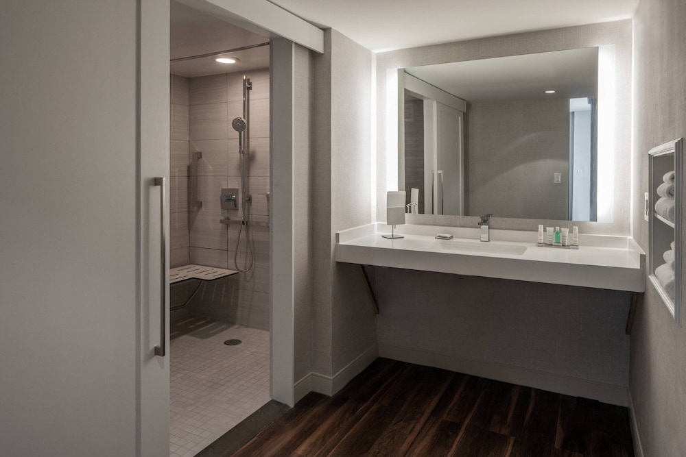 Marriott Tysons Corner 10/66