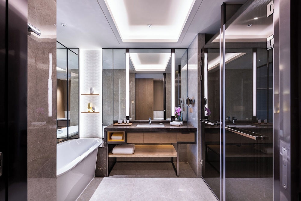 Grand Mercure Shanghai Lingang 49/50