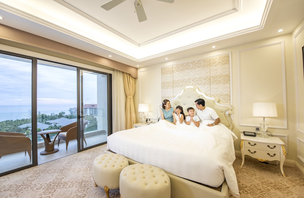 EXECUTIVE, SUITE, OCEAN VIEW