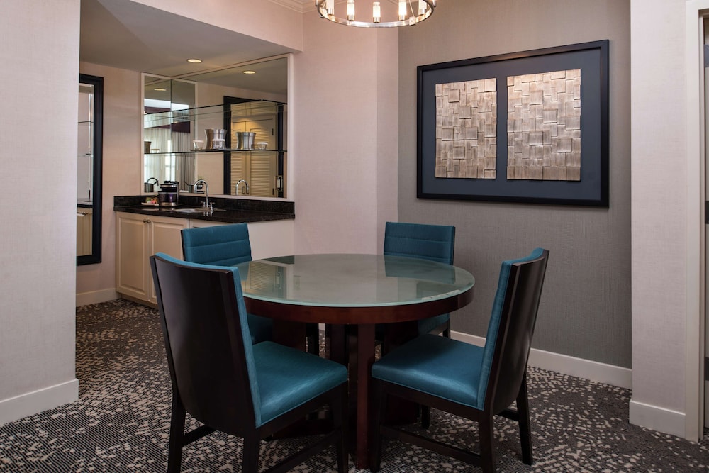 Hilton San Antonio Hill Country 58/74
