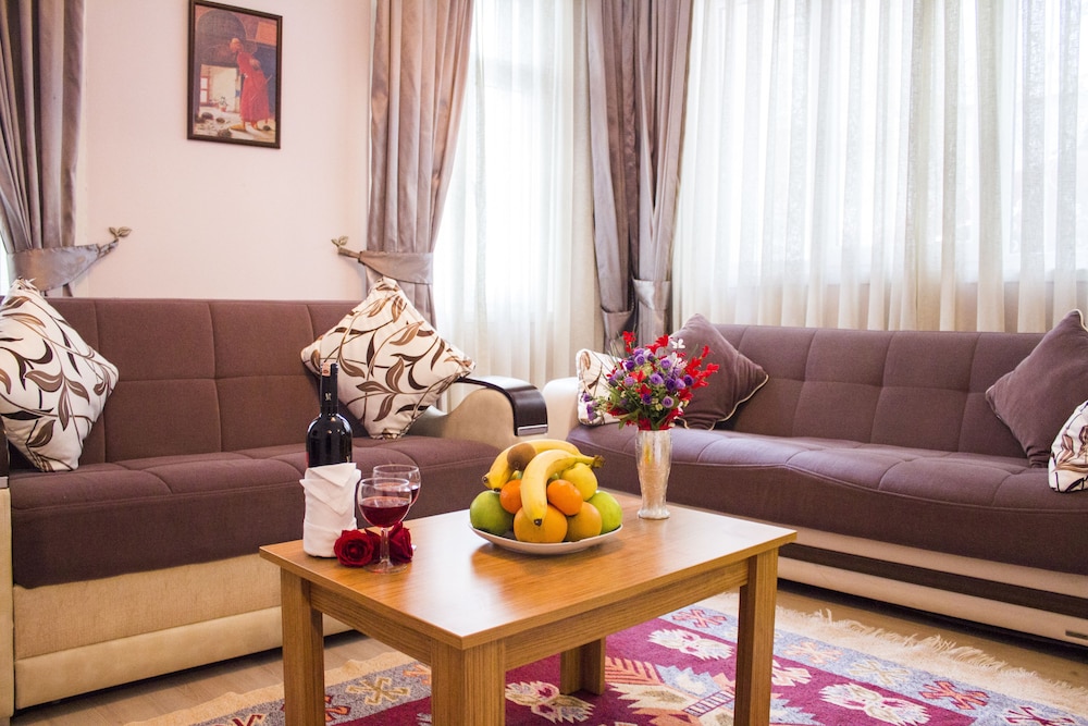 Feyza Apartments 30/50