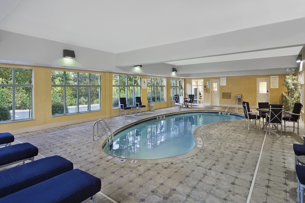 Holiday Inn Express Hotel Suites Concord 5/57