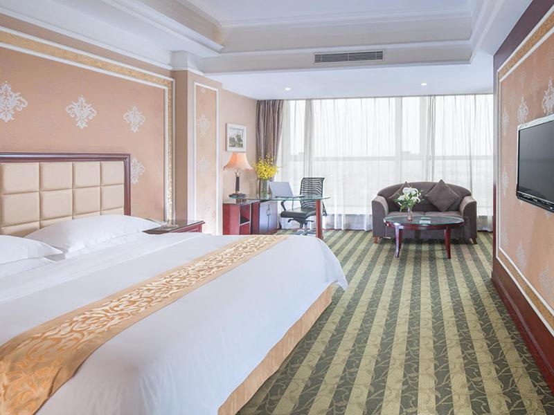 Vienna Hotel(Shenzhen Yanchuan Road Branch) 17/35
