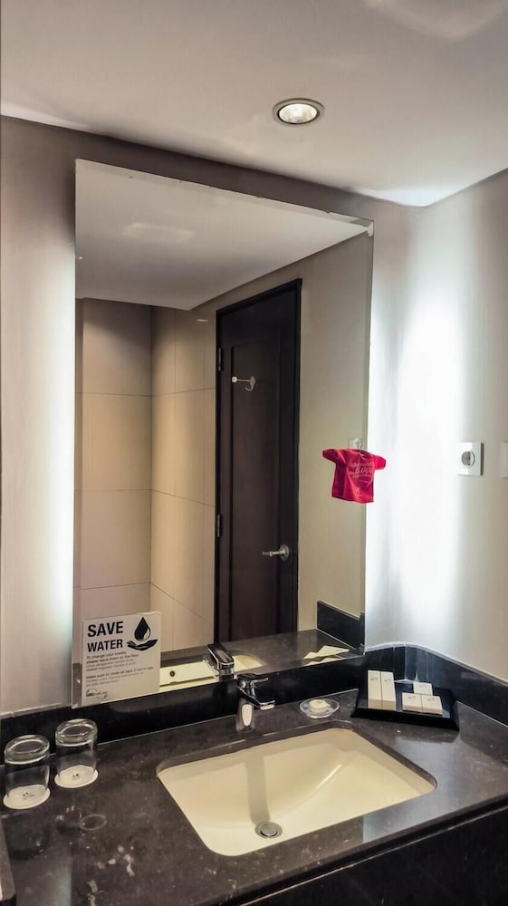Swiss-Belhotel Bogor 62/63