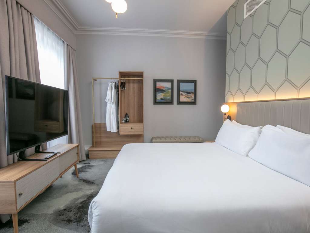 Junior Suite, 2 Queen Beds, Sofa, Wing 1