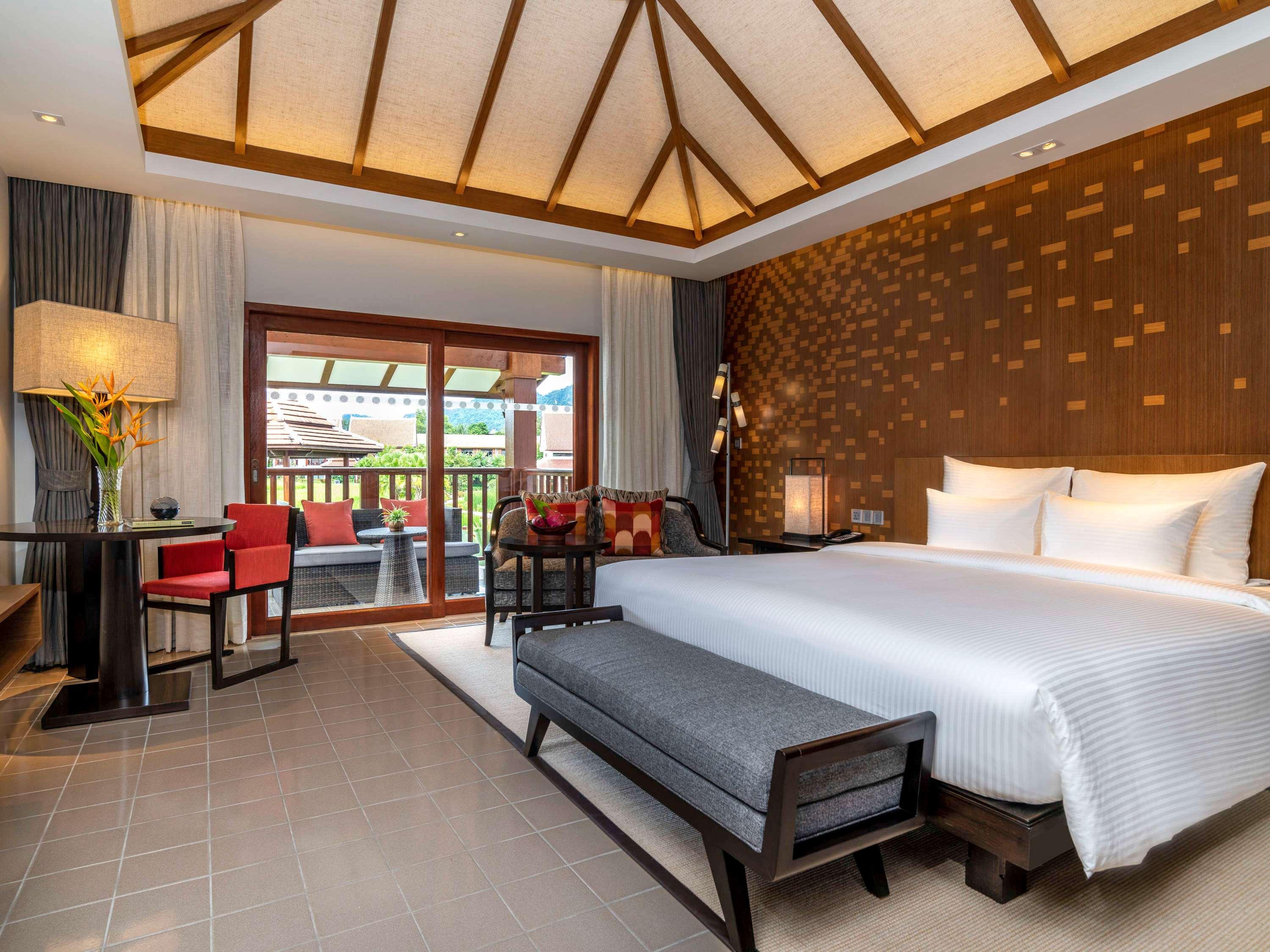 Deluxe, Double Bed, Garden View