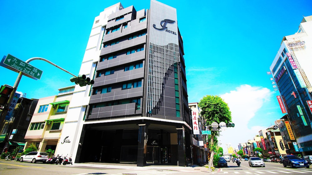 J Hotel 3/60