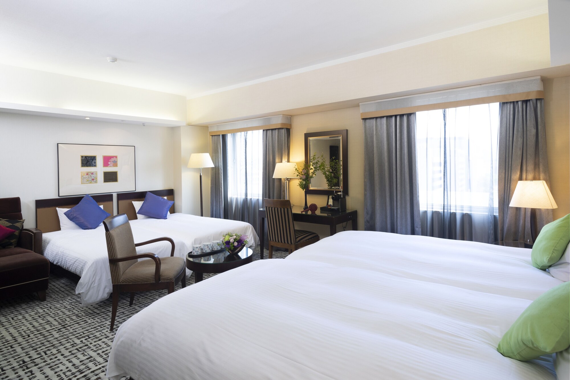 ROOM, QUADRUPLE