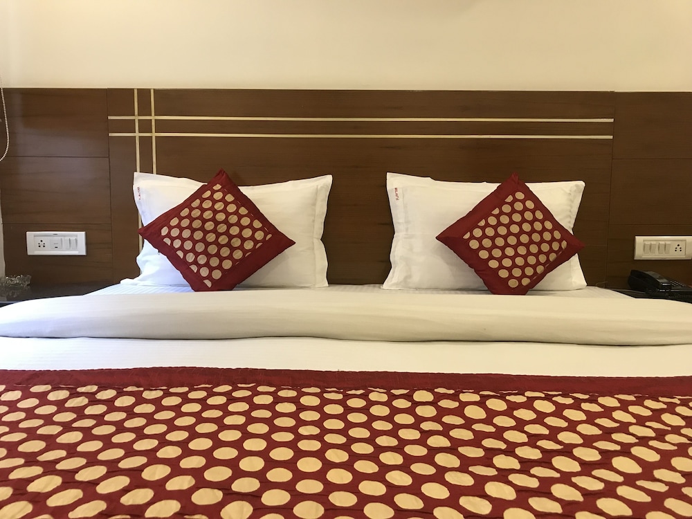 Hotel Avtar At New Delhi Railway Station 27/50