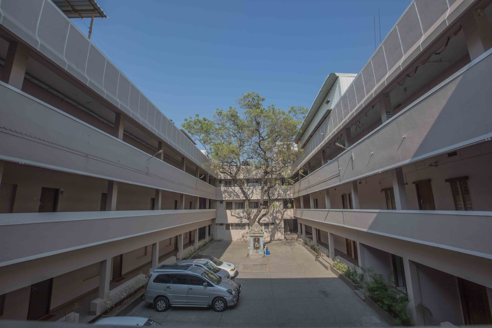 HOTEL SOWNTHARIYAM 24/30
