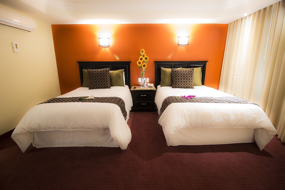 ROOM, DOUBLE BED