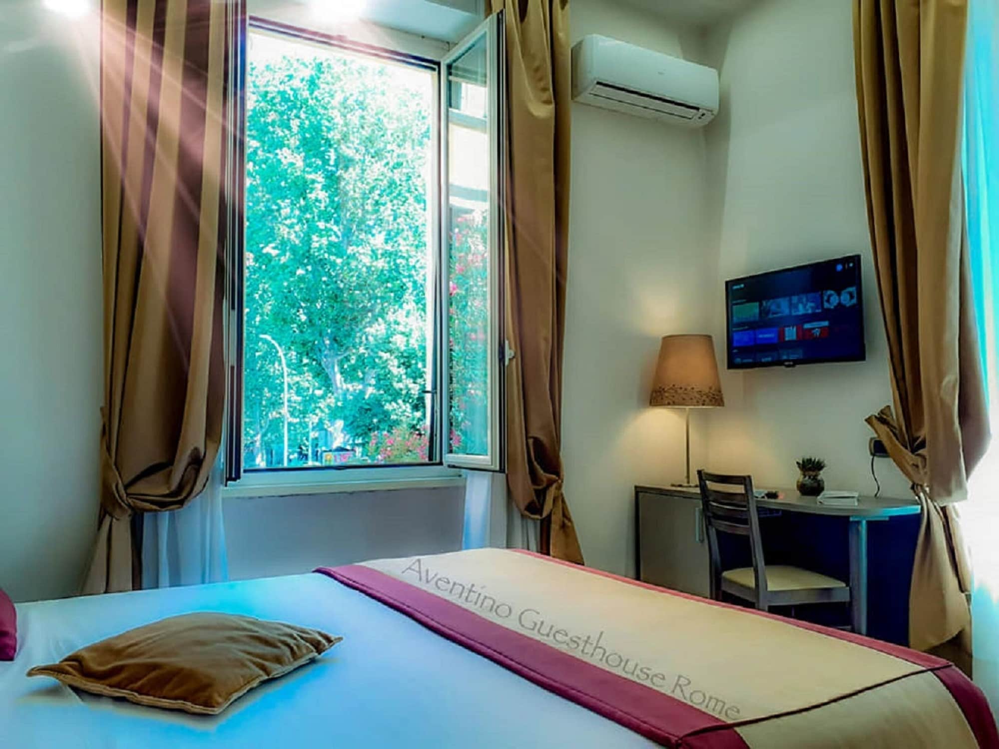 1 BEDROOM, CLASSIC, TRIPLE