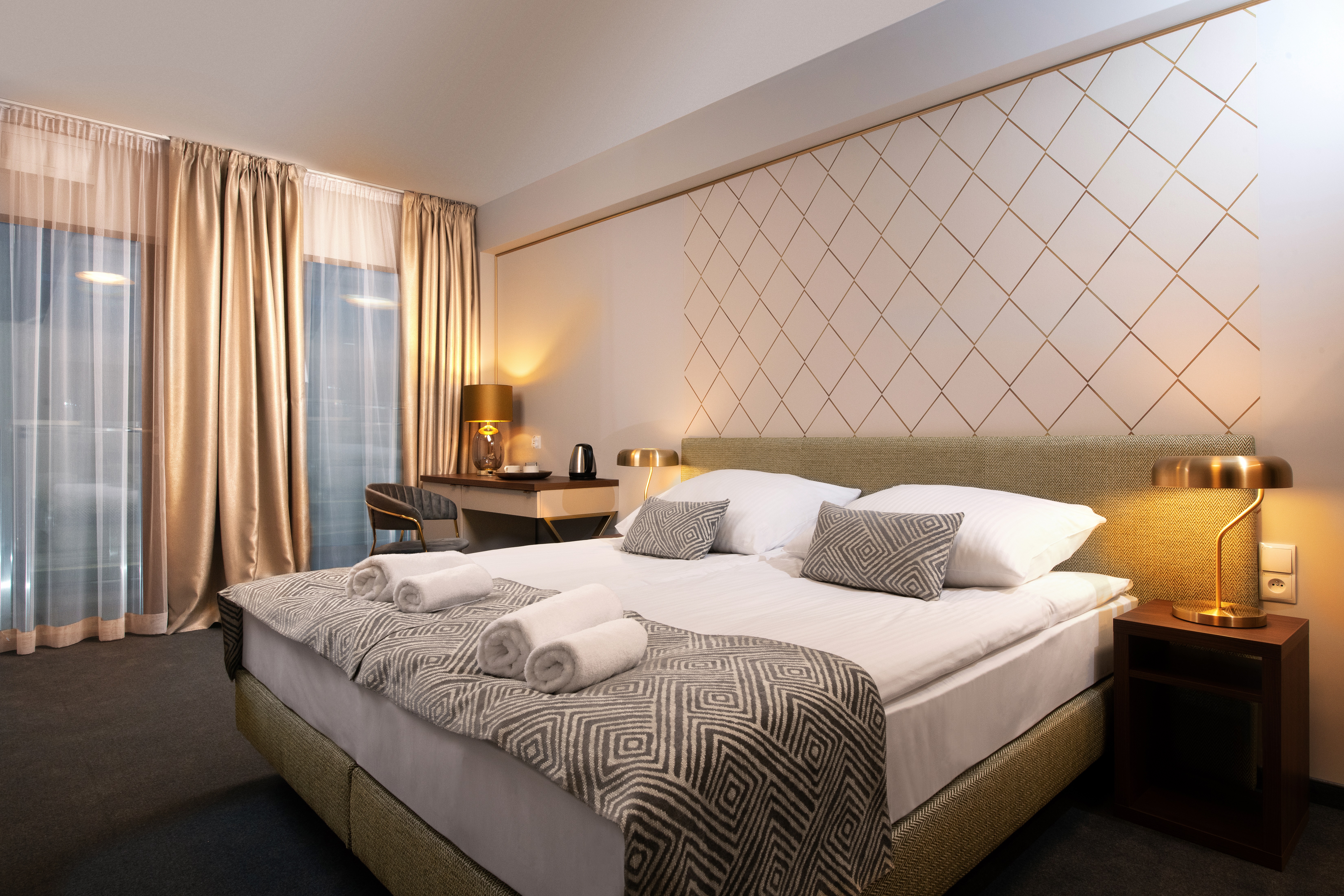 Atrium, Double or Twin Bed, Small
