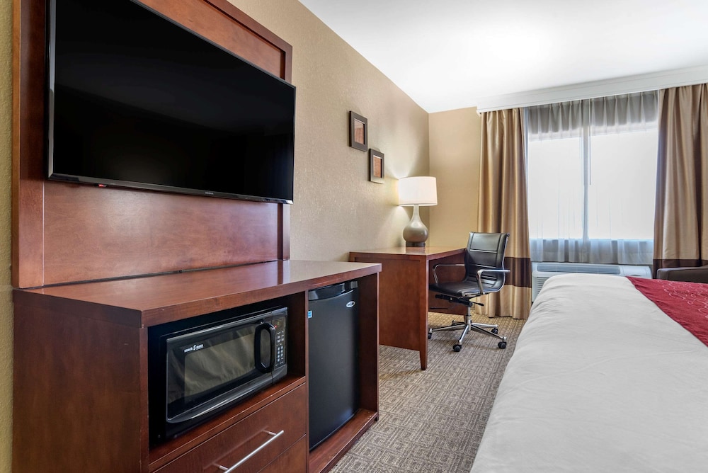 Comfort Inn & Suites Leeds I-20 7/18