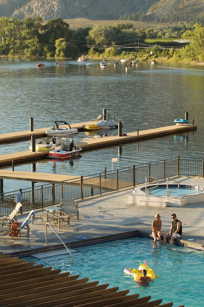 Walnut Beach Resort 45/48