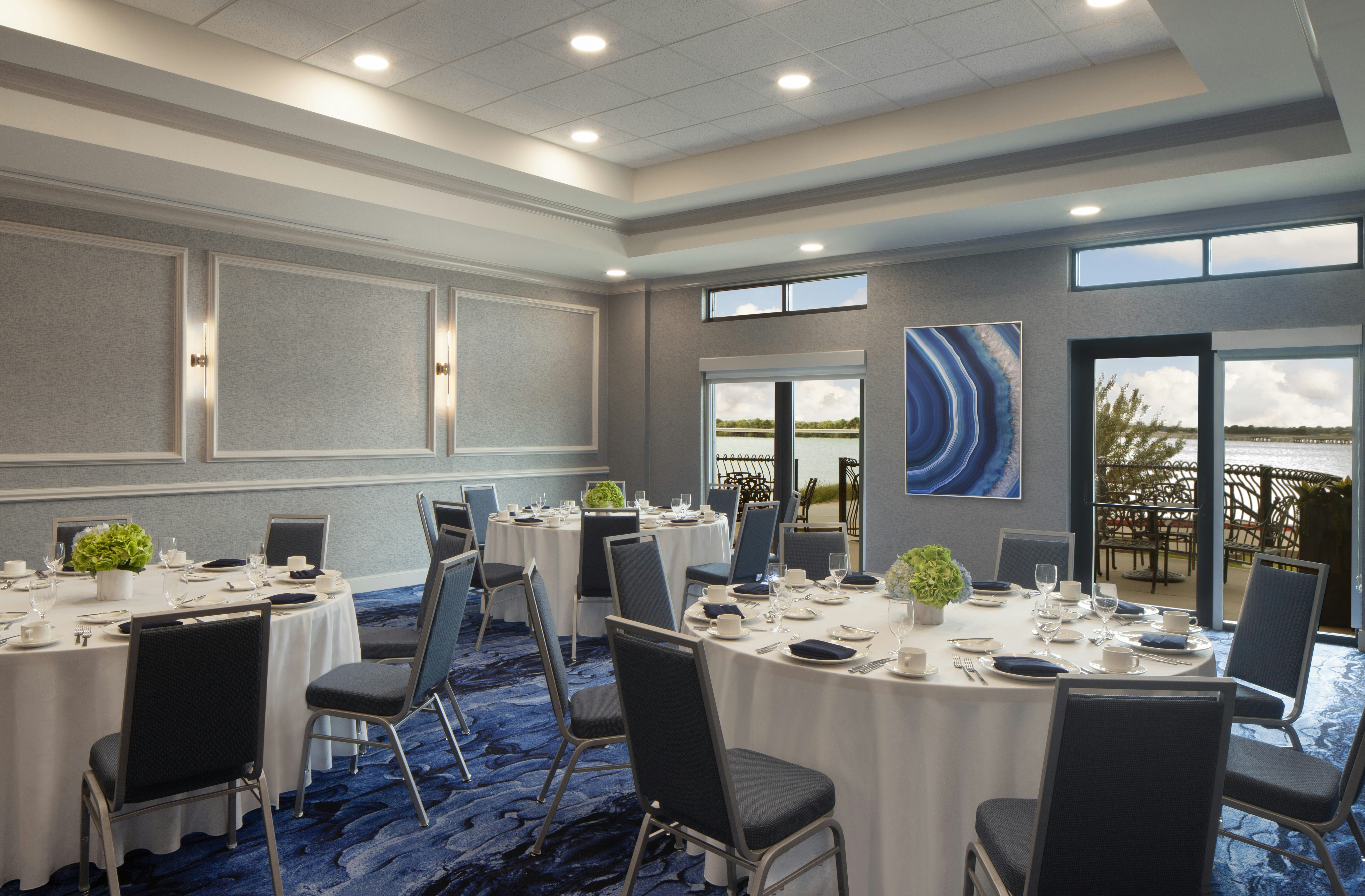 Hilton Dallas/Rockwall Lakefront 66/77