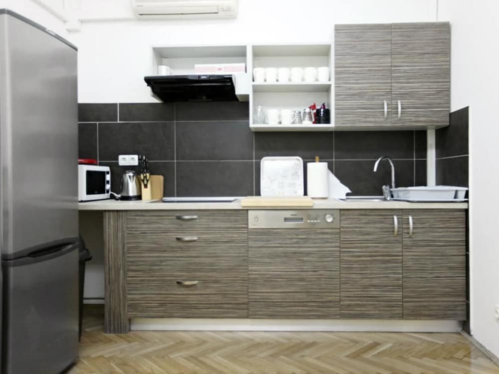 Whole Wide World Hostel & Bar 4/50