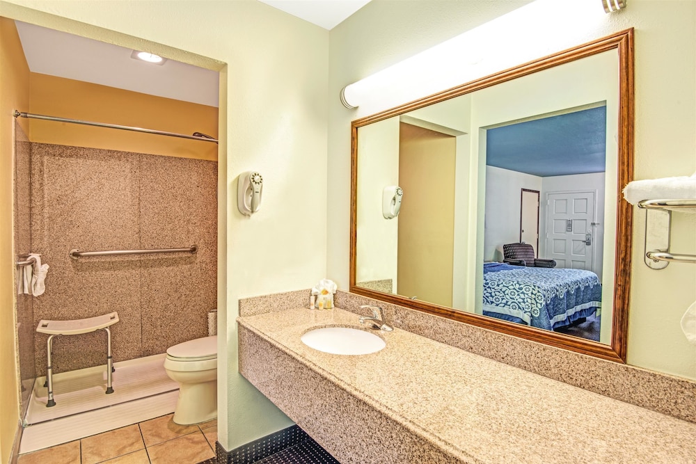 Days Inn By Wyndham Austin/University/Downtown 29/32