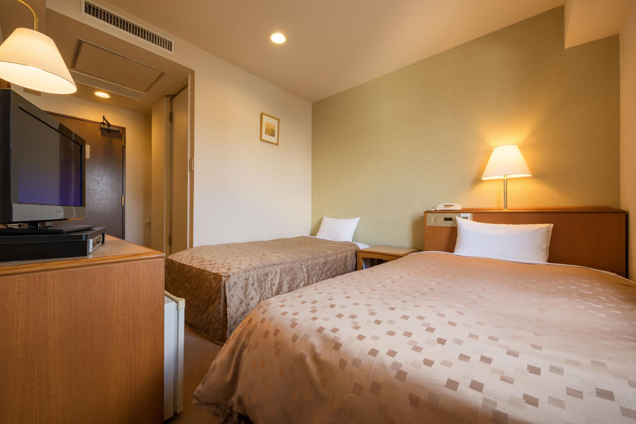 Semi Room, Twin Beds, Smoking